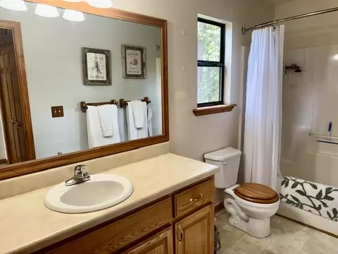 Bath - 36 Dwaynes Trl, Murphy, NC 28906 photo 1 of 2
