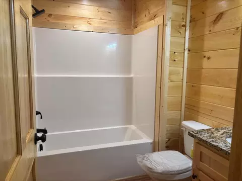 Bath - 83 Noelles Pass, Murphy, NC 28906 photo 1 of 4