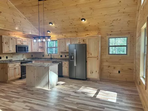 Kitchen - 83 Noelles Pass, Murphy, NC 28906 photo 2 of 5