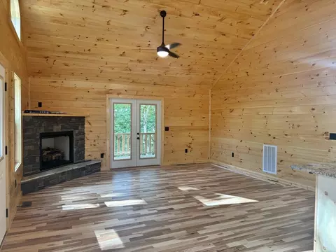 Living - 83 Noelles Pass, Murphy, NC 28906 photo 1 of 4