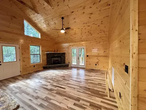 Living - 83 Noelles Pass, Murphy, NC 28906 photo 2 of 4