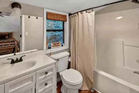 Bath - 96 Indigo Ridge Rd, Murphy, NC 28906 photo 4 of 6