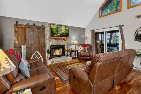Living - 96 Indigo Ridge Rd, Murphy, NC 28906 photo 3 of 8
