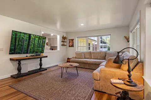Living - 30 Skyline Dr, Murphy, NC 28906 photo 6 of 8