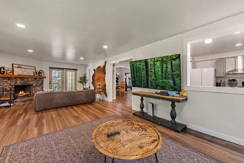 Living - 30 Skyline Dr, Murphy, NC 28906 photo 8 of 8