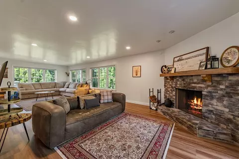 Living - 30 Skyline Dr, Murphy, NC 28906 photo 2 of 8