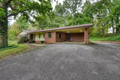 737 Bell Creek Rd, Hiawassee, GA 30546