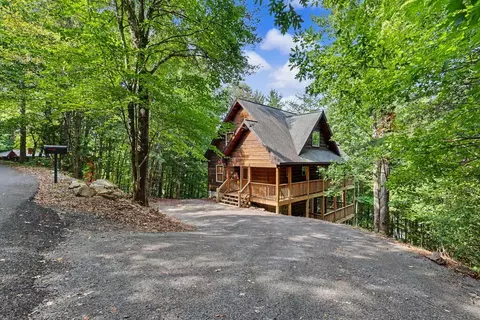 482 High St, Young Harris, GA 30582