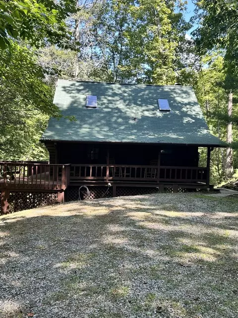 14 Treetop Ln, Blairsville, GA 30512