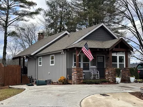 Exterior - 610 E Second St, Blue Ridge, GA 30513 photo 9 of 12