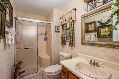 Bath - 372 Hunter Rdg, Murphy, NC 28906 photo 1 of 1