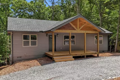 1883 Newport Dr, Ellijay, GA 30540