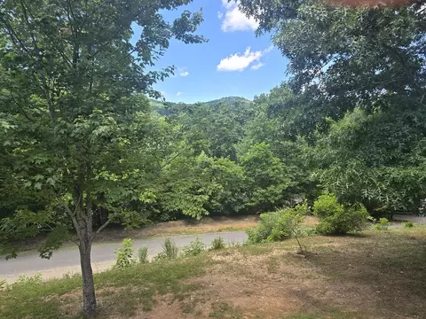 Exterior - 33 Field Crest Dr, Murphy, NC 28906 photo 3 of 8
