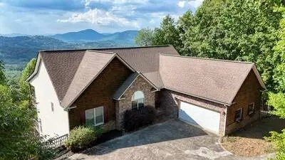 883 Ramey Mountain Rd, Hiawassee, GA 30546