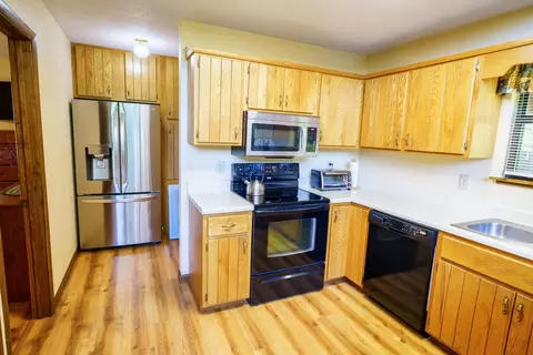 Kitchen - 45 Black Bear Trce, Murphy, NC 28906 photo 4 of 4