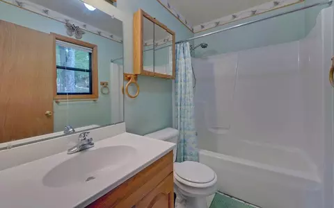 Bath - 550 Evans Hollow Rd, Murphy, NC 28906 photo 3 of 5