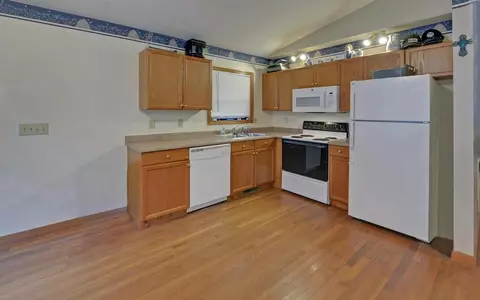 Kitchen - 550 Evans Hollow Rd, Murphy, NC 28906 photo 1 of 4