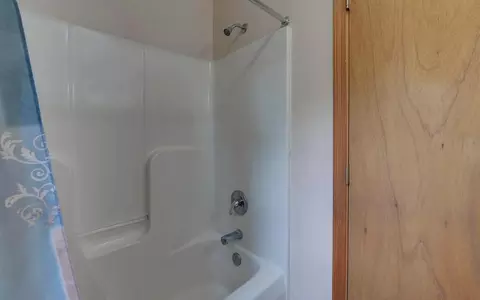 Bath - 550 Evans Hollow Rd, Murphy, NC 28906 photo 4 of 5