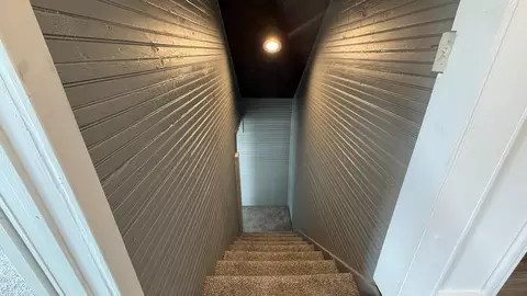 Entry Way - 283 Hill St, Murphy, NC 28906 photo 4 of 7