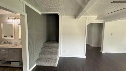 Entry Way - 283 Hill St, Murphy, NC 28906 photo 2 of 7