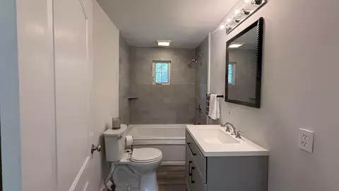 Bath - 283 Hill St, Murphy, NC 28906 photo 6 of 9