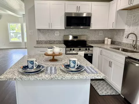 Kitchen - 283 Hill St, Murphy, NC 28906 photo 7 of 7