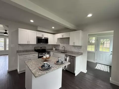 Kitchen - 283 Hill St, Murphy, NC 28906 photo 2 of 7