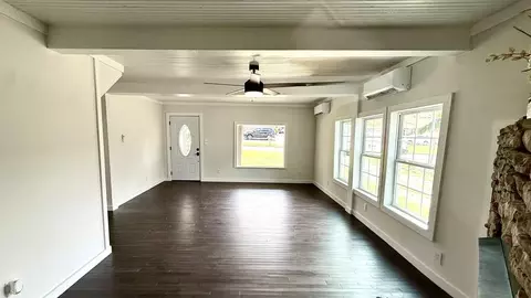 Living - 283 Hill St, Murphy, NC 28906 photo 2 of 5