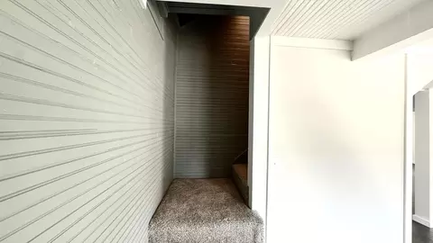 Entry Way - 283 Hill St, Murphy, NC 28906 photo 3 of 7