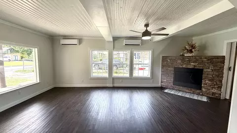 Living - 283 Hill St, Murphy, NC 28906 photo 1 of 5