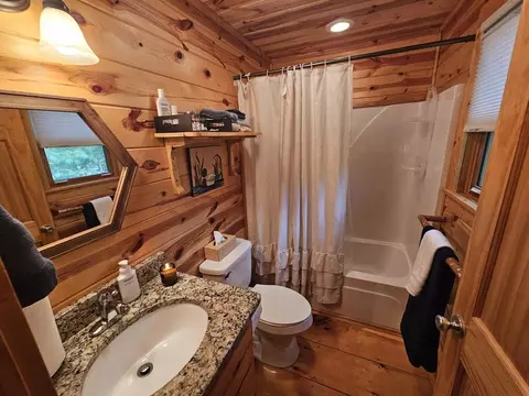 Bath - 87 Whispering Hills Rd, Murphy, NC 28906 photo 2 of 2