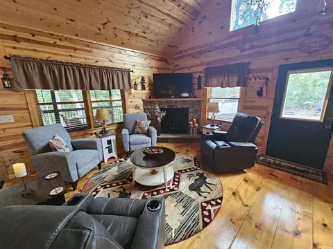 Living - 87 Whispering Hills Rd, Murphy, NC 28906 photo 2 of 4