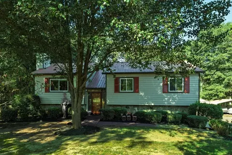 101 Holly Creek Ct, Woodstock, GA 30188