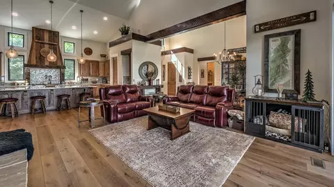 Living - 100 Little Den Ln, Murphy, NC 28906 photo 3 of 4