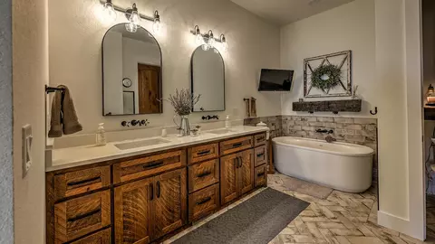 Bath - 100 Little Den Ln, Murphy, NC 28906 photo 1 of 5
