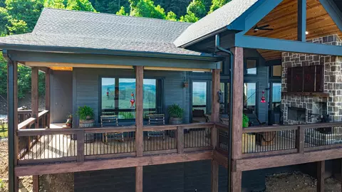 Exterior - 100 Little Den Ln, Murphy, NC 28906 photo 4 of 20