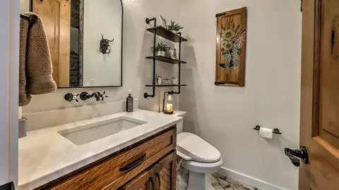 Bath - 100 Little Den Ln, Murphy, NC 28906 photo 4 of 5