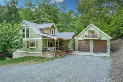 481 Mountain Top Dr, Blue Ridge, GA 30513