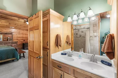Bath - 982 Sierra Cir, Murphy, NC 28906 photo 4 of 5