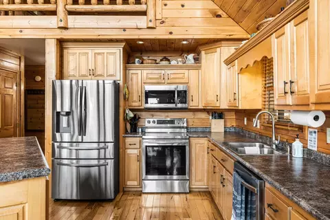 Kitchen - 982 Sierra Cir, Murphy, NC 28906 photo 2 of 2