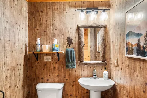 Bath - 982 Sierra Cir, Murphy, NC 28906 photo 2 of 5
