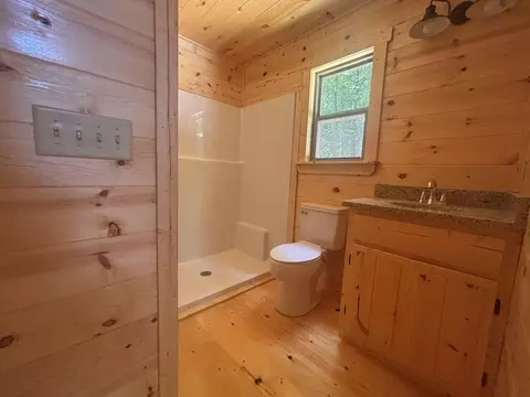 Bath - 752 Whispering Ridge Dr, Murphy, MD 20906 photo 1 of 3