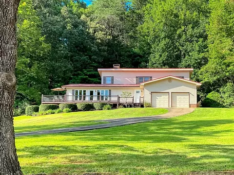 257 Night Ln, Epworth, GA 30541
