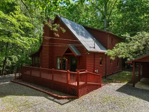 105 Blackberry Falls Ct, Ellijay, GA 30536