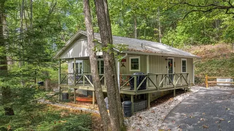 546 Happy Hollow Cir, Suches, GA 30572