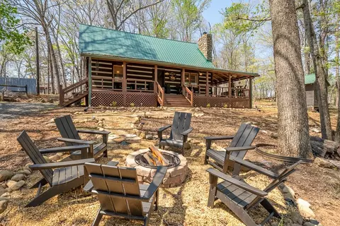 33 Foxhound Dr, Ellijay, GA 30540