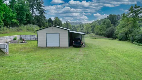 Exterior - 215 Kirby Ln, Murphy, NC 28906 photo 4 of 10