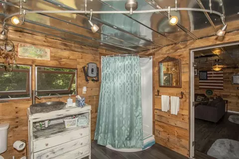 Bath - 201 Eagle Fork Rd, Hayesville, NC 28904 photo 5 of 5