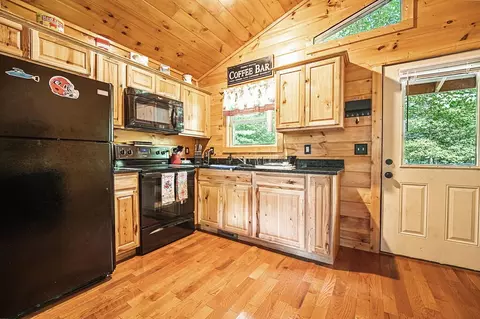 Kitchen - 220 Moonlight Rdg, Murphy, NC 28906 photo 2 of 2