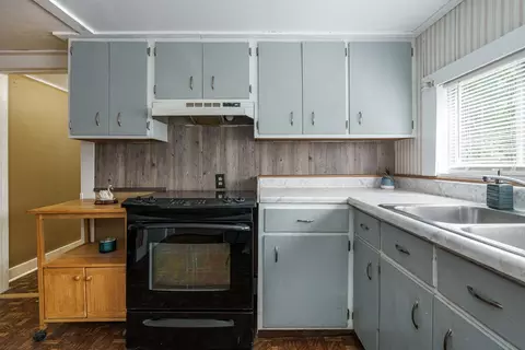 Kitchen - 800 Old Ranger Rd, Murphy, NC 28906 photo 3 of 4